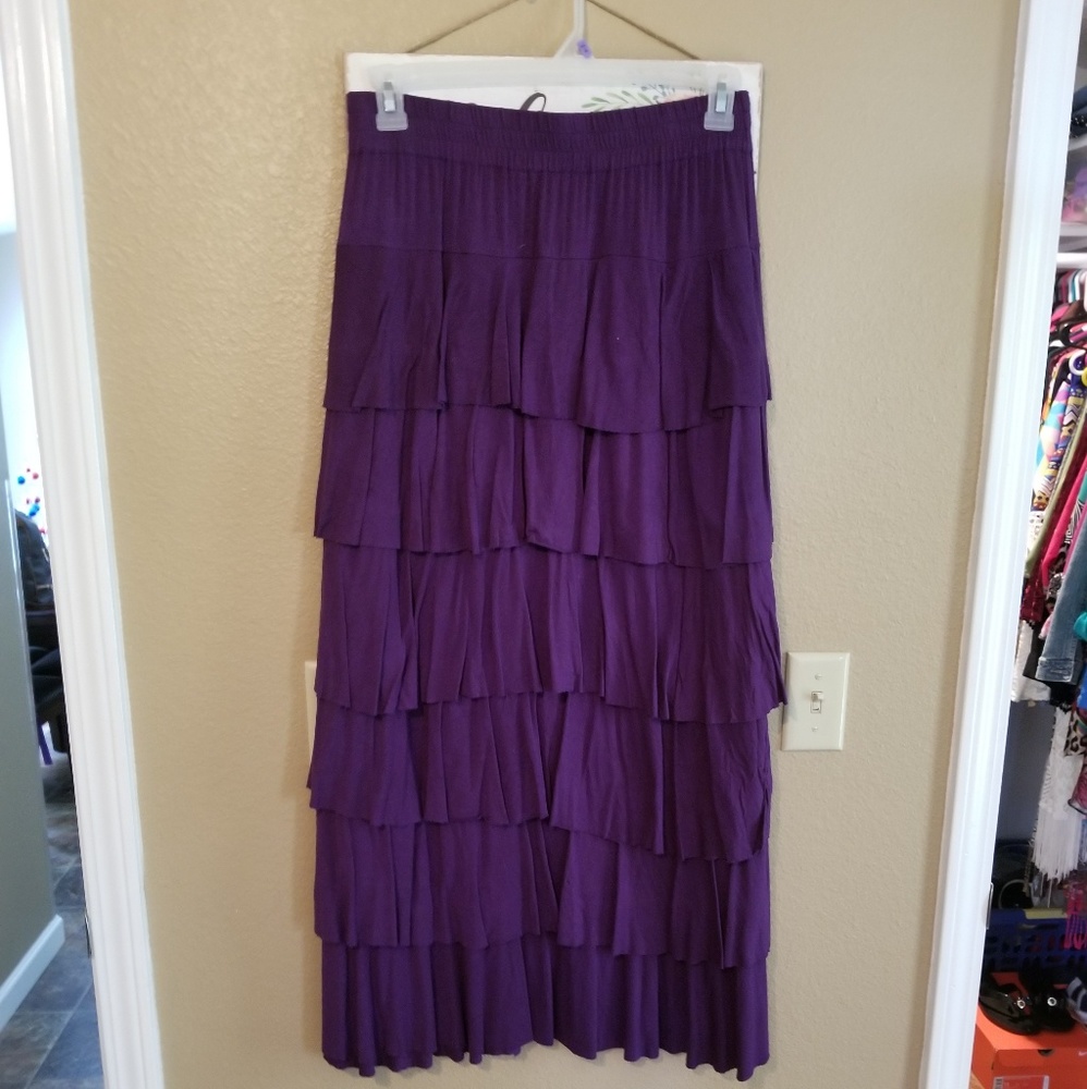 Daintys jewells layering skirt